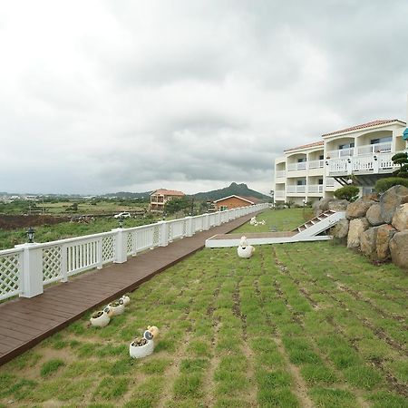 Jeju The Ocean Hill Pension Seogwipo Exteriör bild