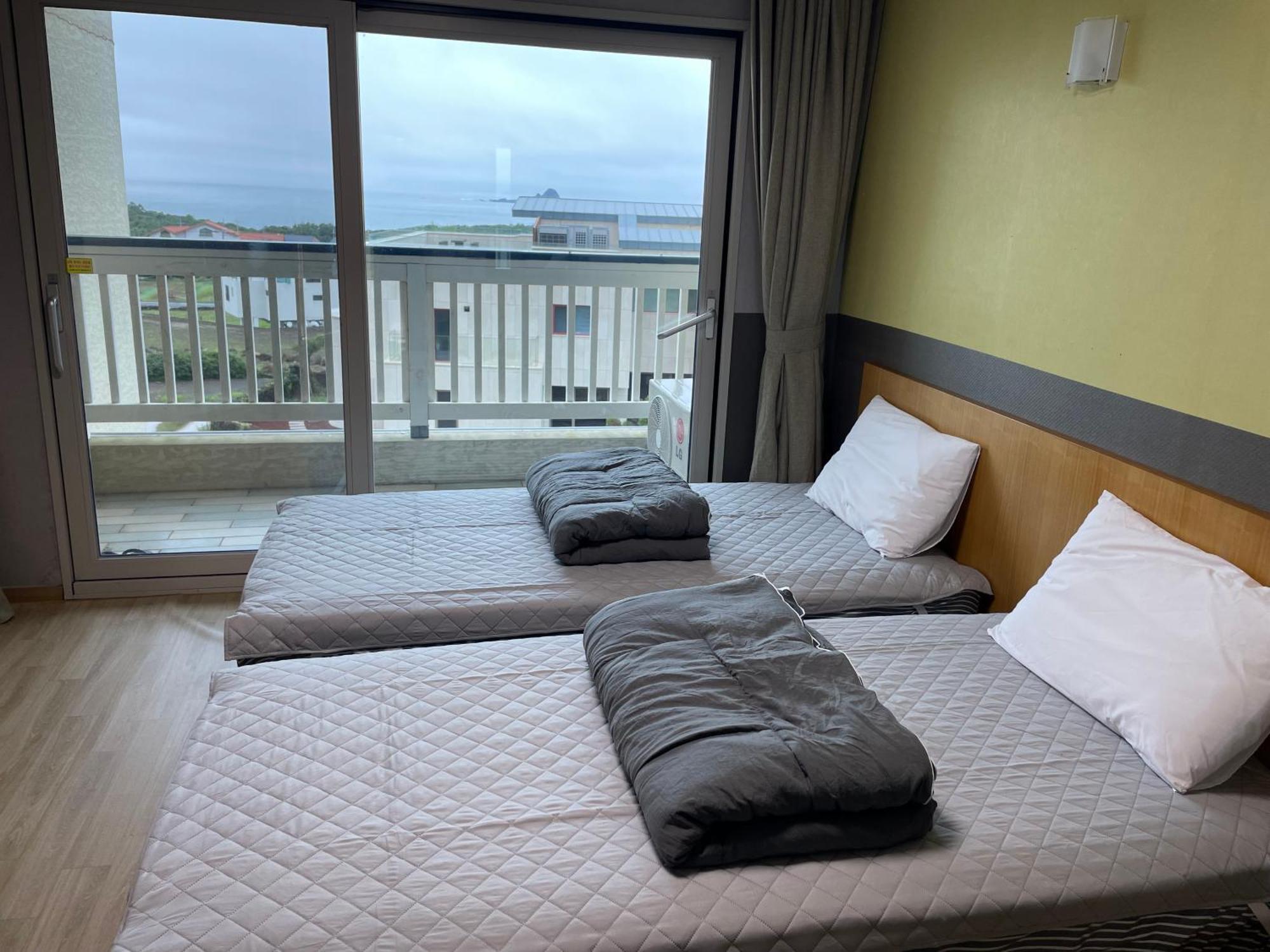 Jeju The Ocean Hill Pension Seogwipo Exteriör bild