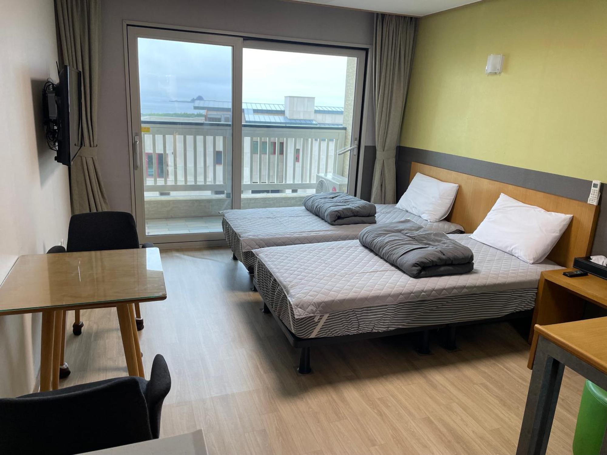 Jeju The Ocean Hill Pension Seogwipo Exteriör bild
