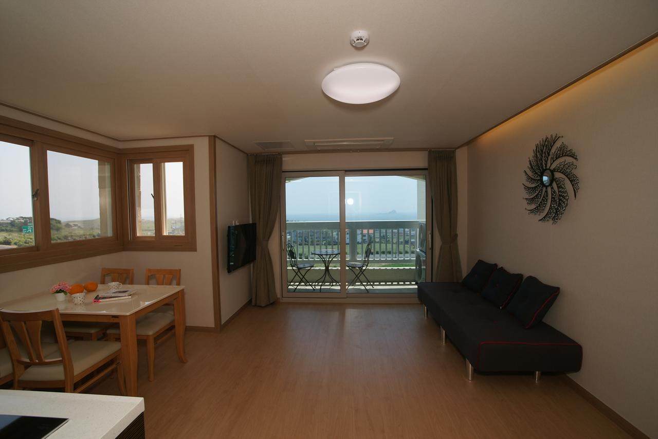 Jeju The Ocean Hill Pension Seogwipo Exteriör bild