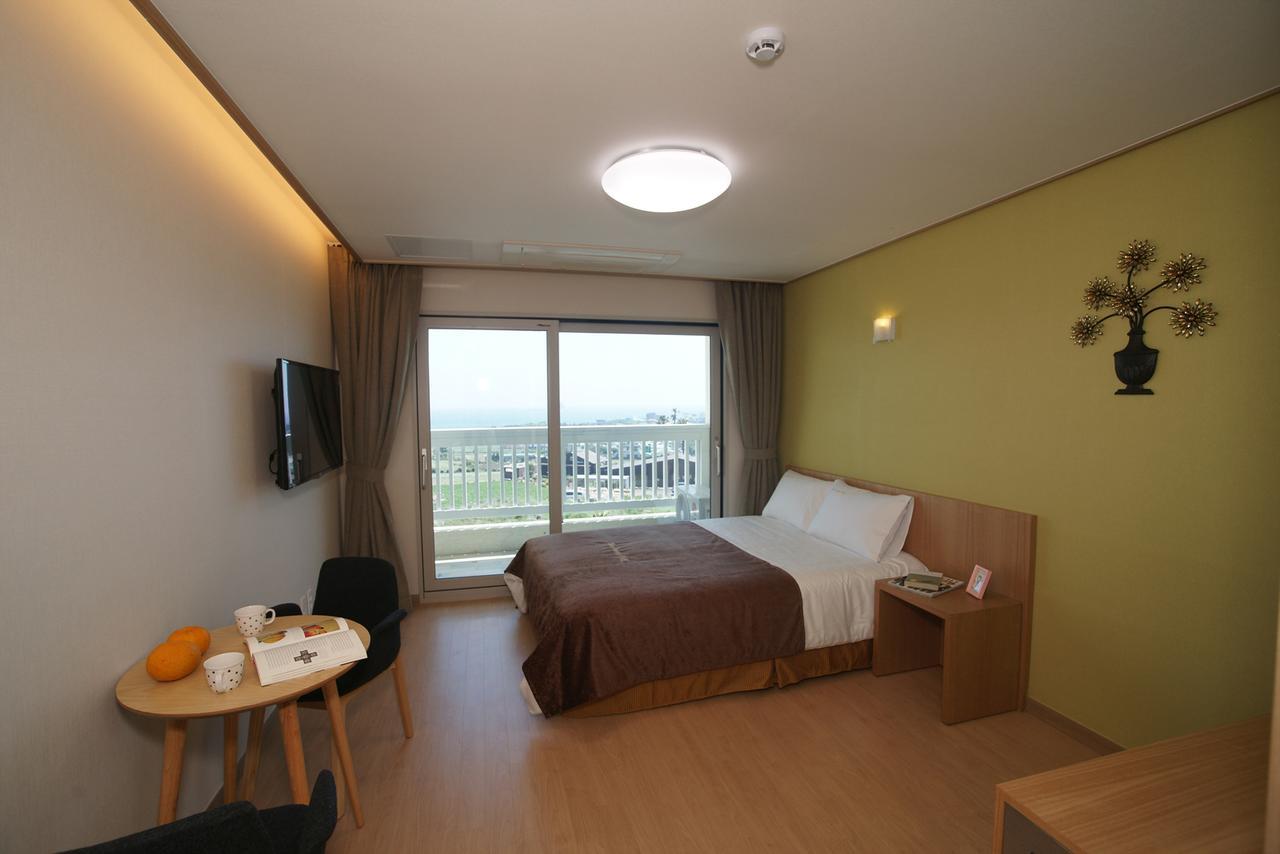Jeju The Ocean Hill Pension Seogwipo Exteriör bild